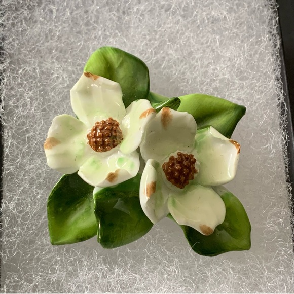 Vintage Hand Painted Bone China Flower Brooch Pin - Picture 2 of 9